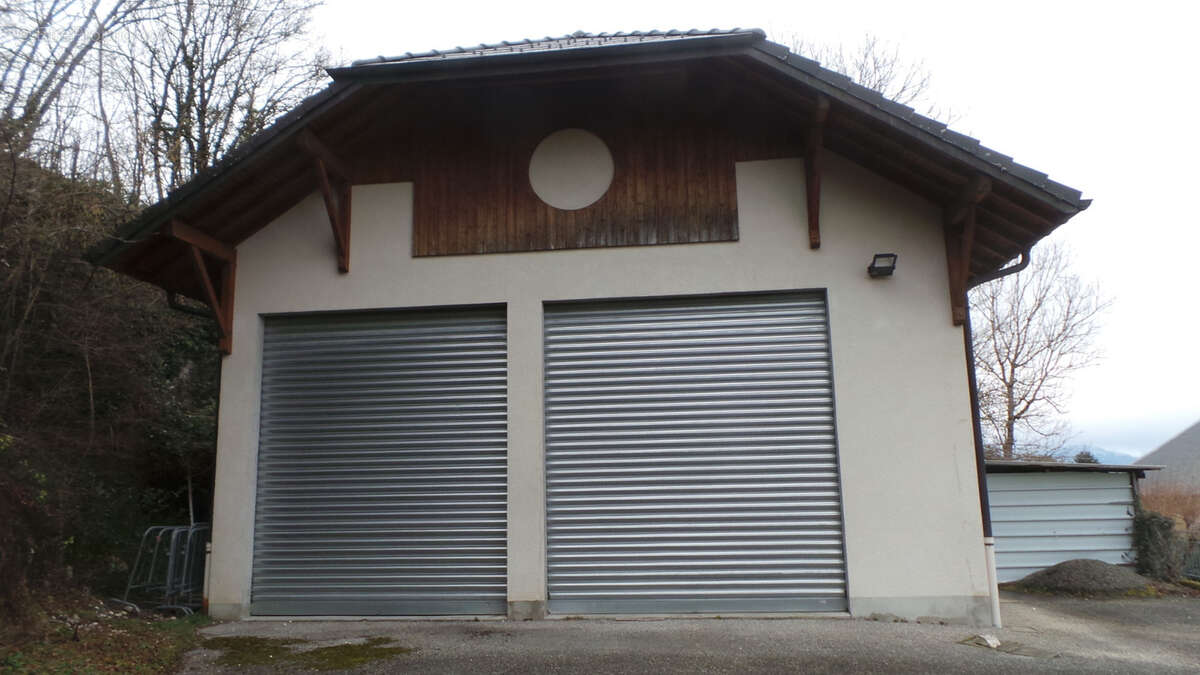 Portes garages hauteurs 4 mètres - Autre à CESSENS