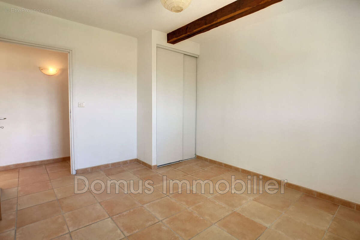 Appartement à SAINT-SATURNIN-LES-AVIGNON