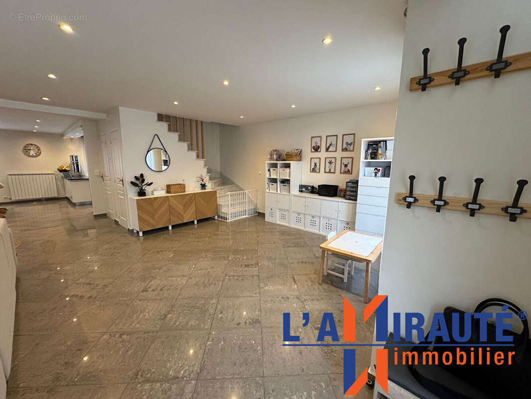 Maison à SARTROUVILLE