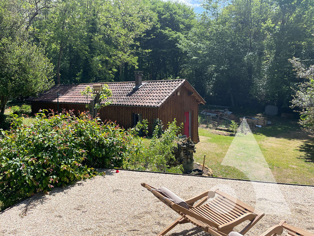 Charmante maison en pierre avec gîte, sur plus de 2 hectares de terrain à Sainte-Mondane - photo 4