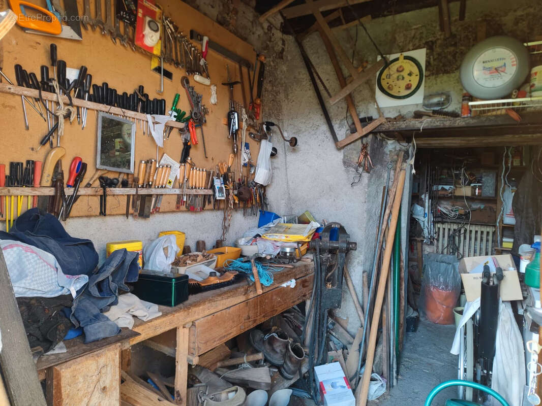 Maison à CERCY-LA-TOUR