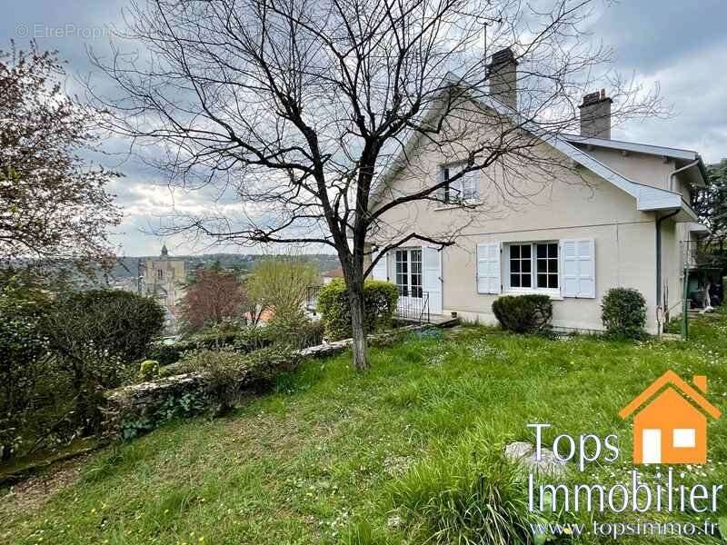 Maison à VILLEFRANCHE-DE-ROUERGUE