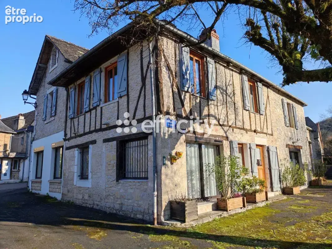 Maison à CONDAT-SUR-VEZERE