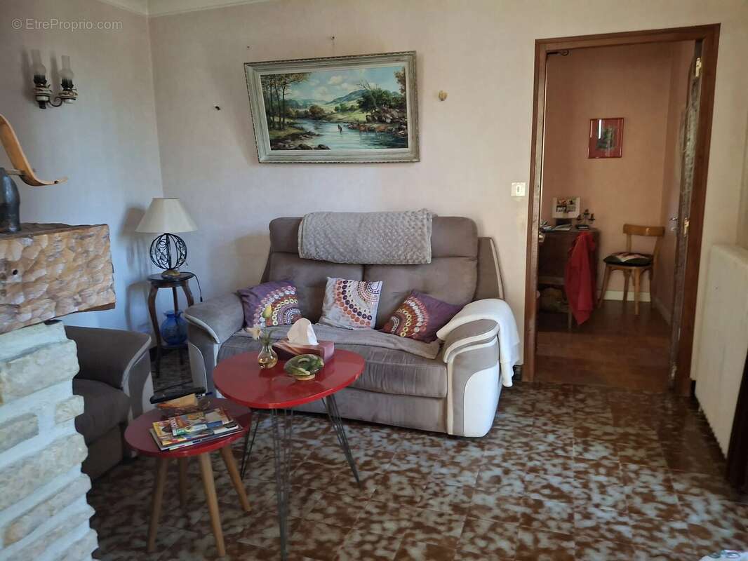 Grande maison familiale avec 2 hectares de terrain, dépendances et vue imprenable sur la campagne - photo 6