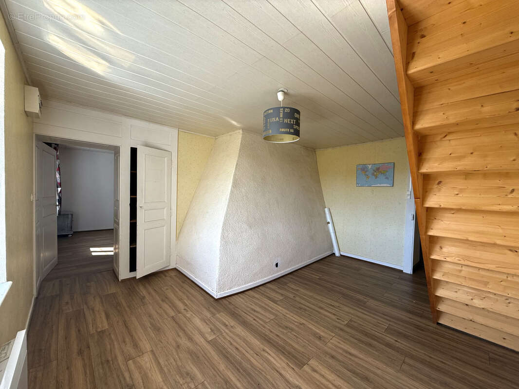 Maison mitoyenne d’un côté situé à LA GRANGE 25380 - photo 10
