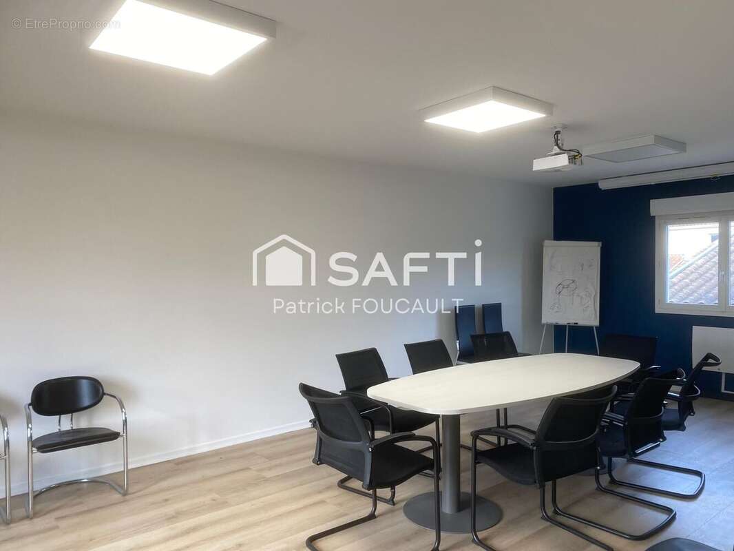 Photo 3 - Commerce à POITIERS