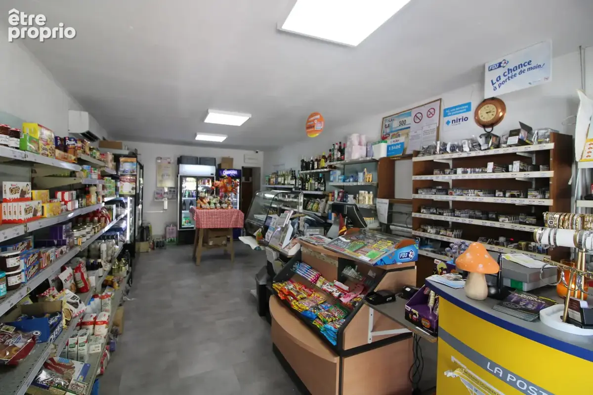 FONDS DE COMMERCE Multiservices avec maison de 97 m2. - photo 2