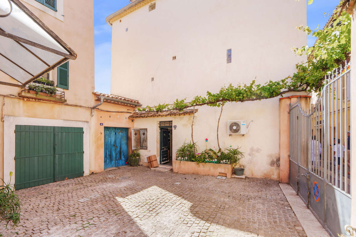 Appartement à SAINT-TROPEZ