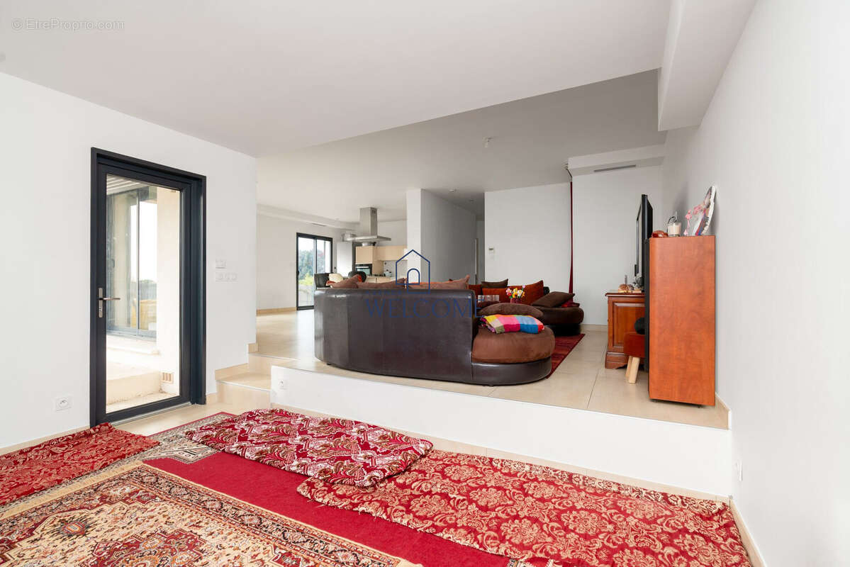 Maison 142 m² à Aigues-Vives  - photo 4