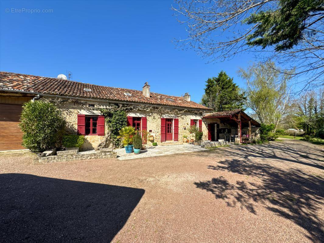 Maison à SAINT-JEAN-D'ATAUX