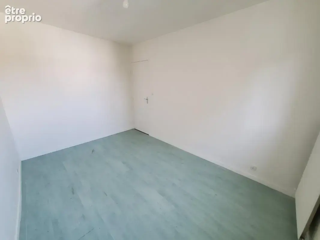 Appartement T4 A NANTES proche ZOLA- 3ème étage - photo 9