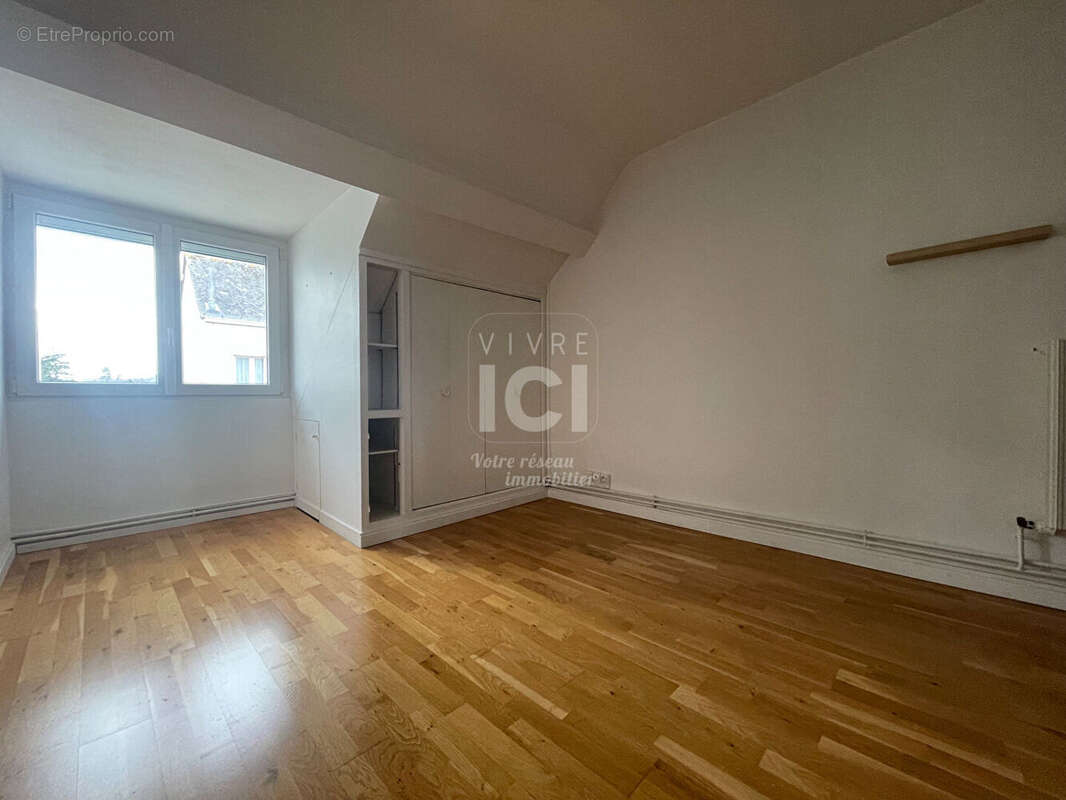 Appartement à AVRILLE