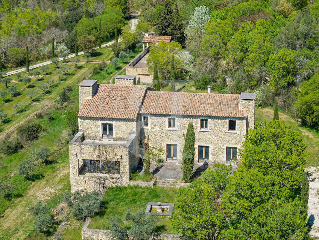 Maison à GORDES