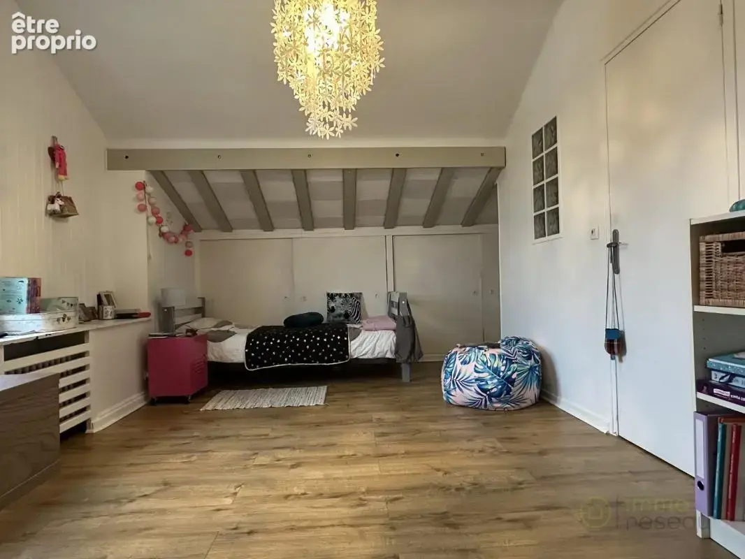 Maison 153 m² à Suresnes  - photo 6