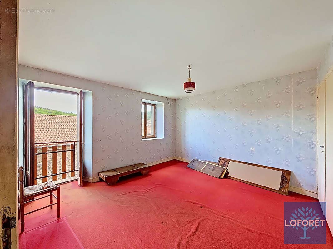 Maison avec jardin, garage et dépendances - 110 m² - Vaures (à 5 min de Loudes) - photo 5