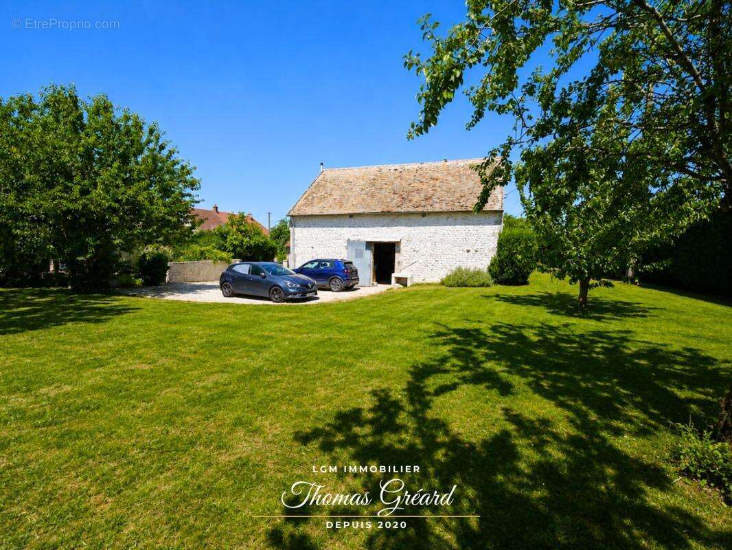 Longère rénovée 175 m² avec 4 chambres, grange et DPE B - Secteur Binas - 20 min de Châteaudun - photo 13