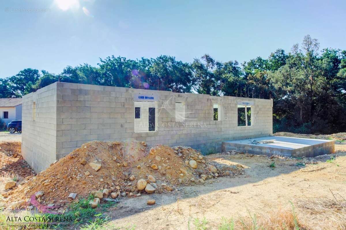Maison  de 115m² avec piscine et garage - photo 4