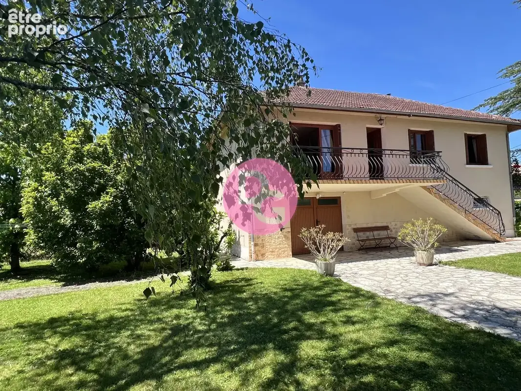 Maison à LIVINHAC-LE-HAUT