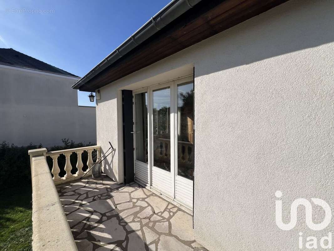 Photo 3 - Maison à SAINTRY-SUR-SEINE