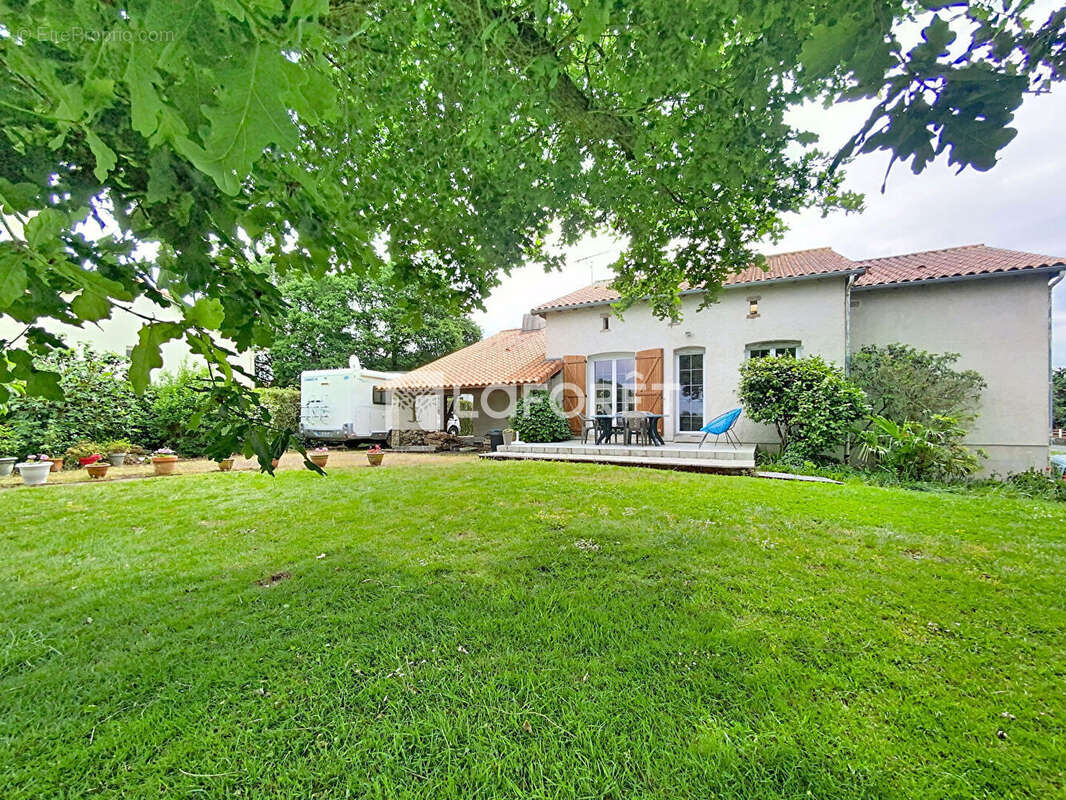 Maison à SAINT-LEGER-SOUS-CHOLET