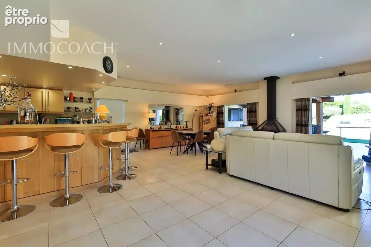 Charmante  villa conviviale  T4  de plain-pied avec piscine et jardin  à Saint Tropez - photo 7