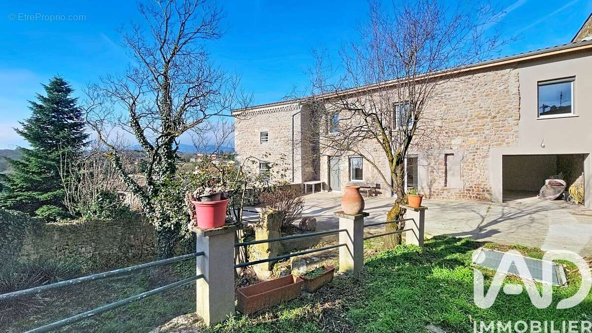 Maison 199 m² à Charnas  - photo 2