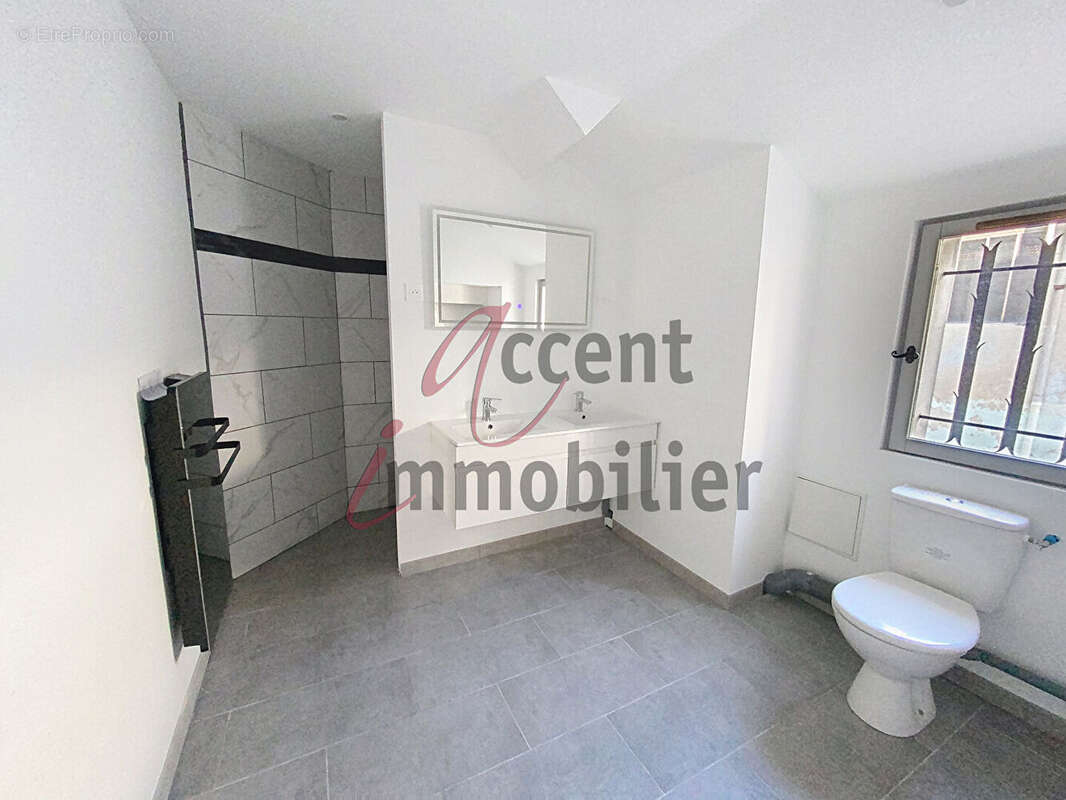 A vendre maison de ville de 64 m², 2 chambres sans aucun travaux à prévoir - photo 4