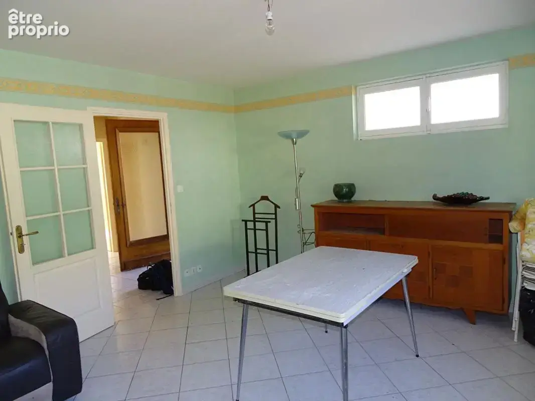 Maison Vaux Les St Claude 6 pièce(s) 185 m2 avec garage et terrain - photo 4
