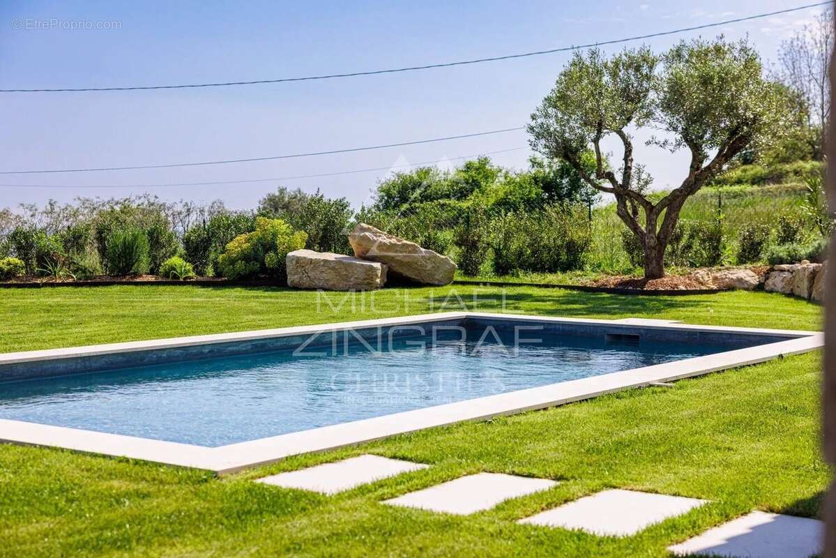 Maison à TOURRETTES-SUR-LOUP