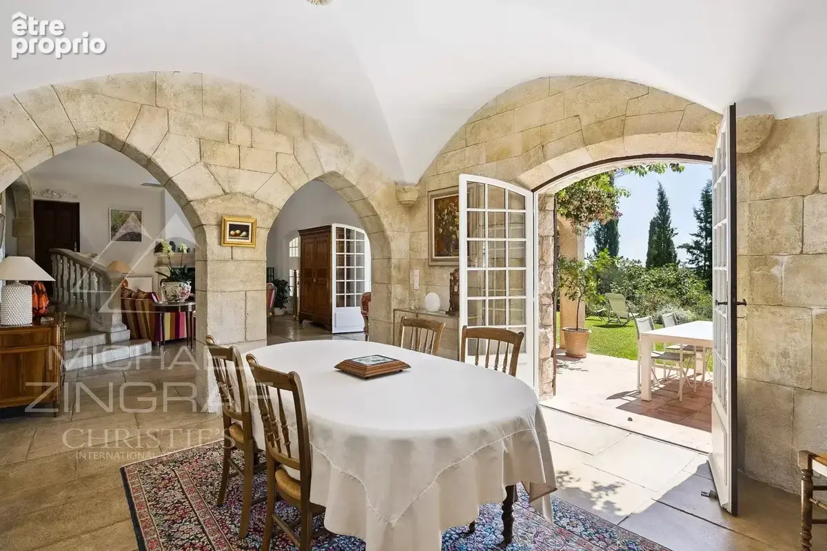 villa de charme avec vue dégagée et quatre suites - photo 6