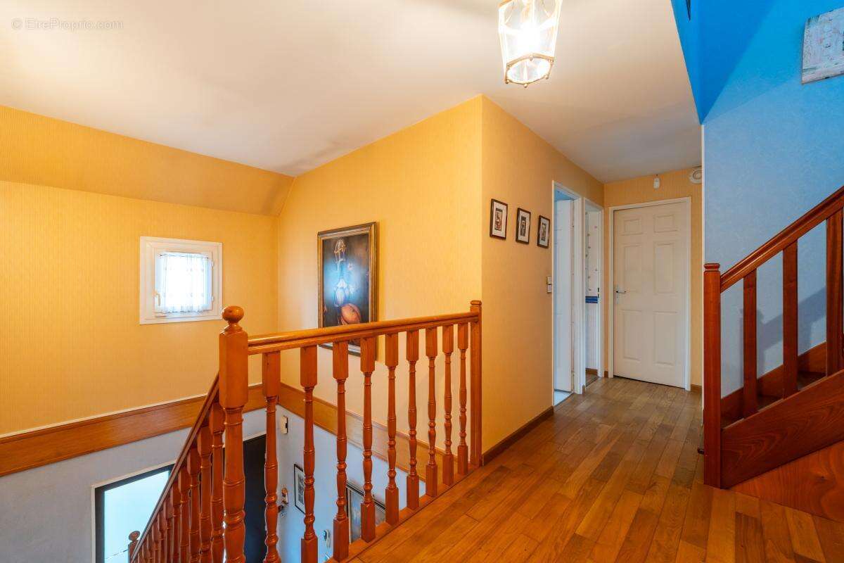 Maison à LA QUEUE-EN-BRIE