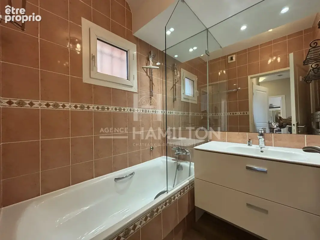 Domaine sécurisé à Mougins – 2 pieces, Terrasse 24 m², vue Domaine du golf, piscine  Copier le titre - photo 16