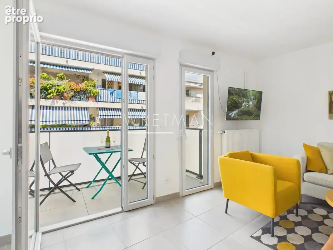 Appartement moderne avec deux balcons et place de parking en garage – Nice Le Port - photo 3