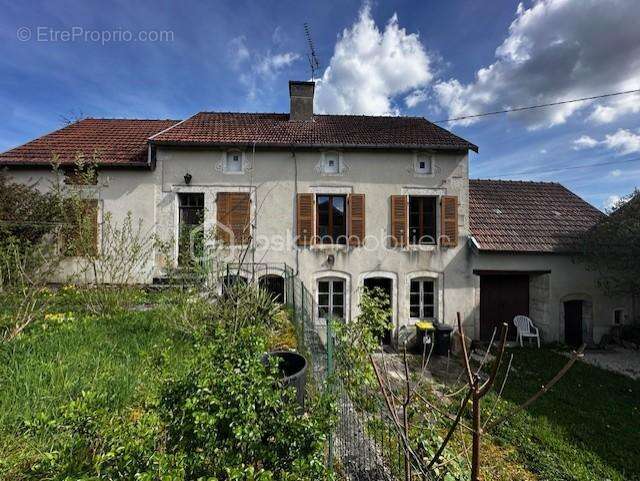 Maison de campagne - 210m2 - photo 2