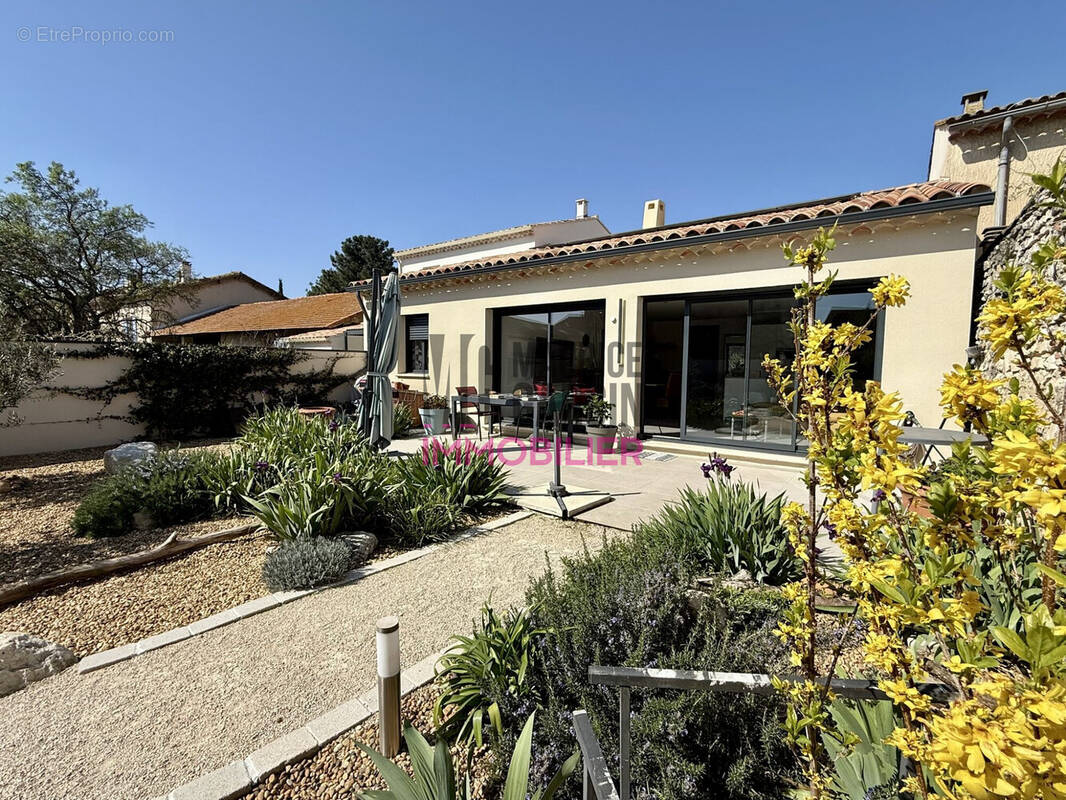 Maison à MORIERES-LES-AVIGNON