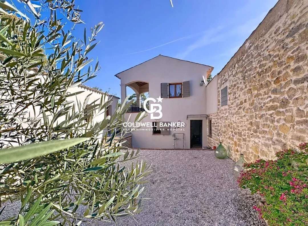 Maison à TOURRETTES