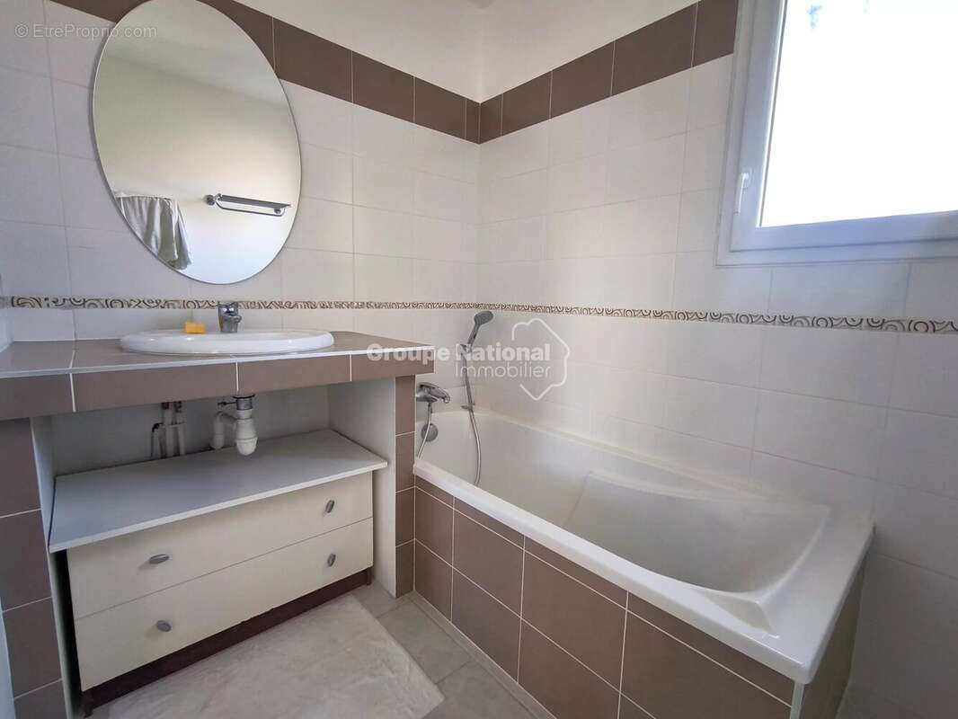 Maison à PERNES-LES-FONTAINES