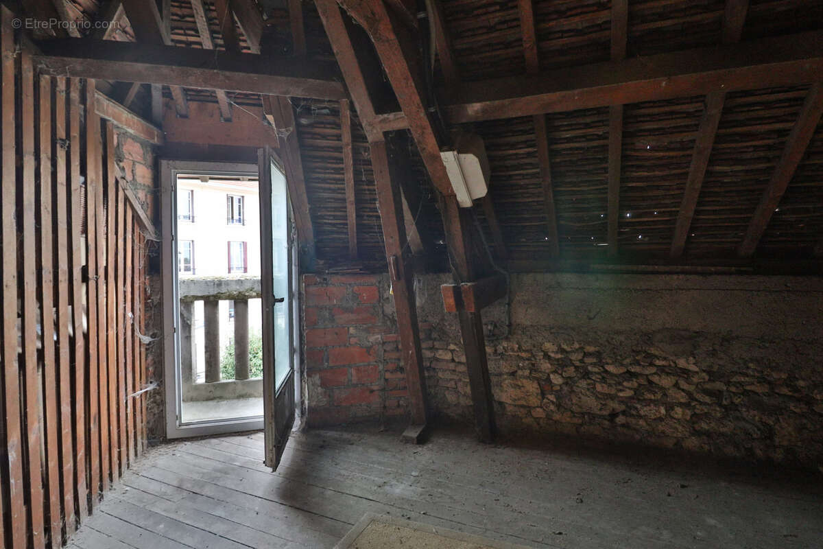 Appartement à SAINTE-SAVINE