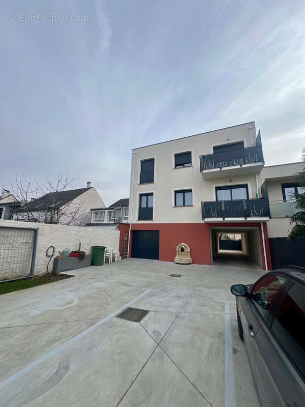 Appartement à PARAY-VIEILLE-POSTE