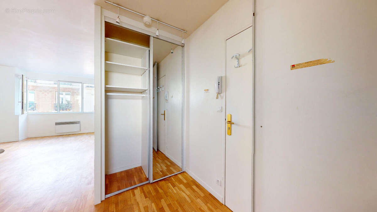 Appartement à PARIS-14E