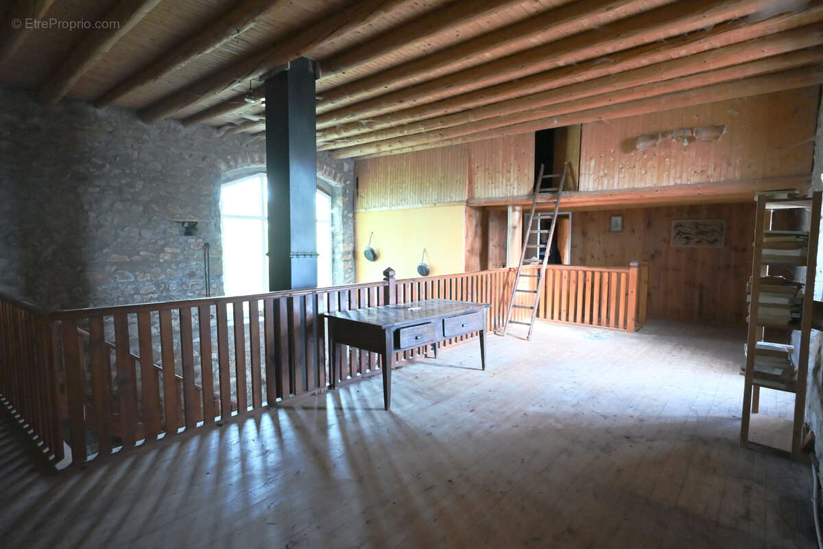 Maison à SAINT-HILAIRE-CUSSON-LA-VALMITTE