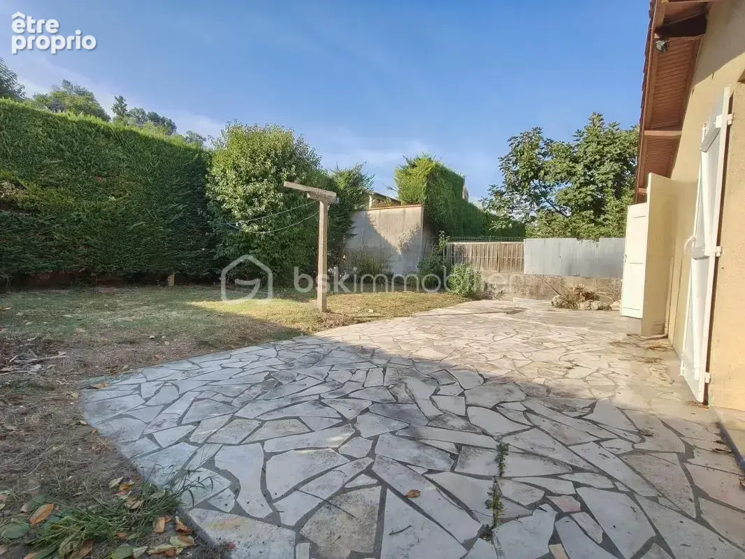 Maison individuelle, en ville, avec garage et jardinet. Trois chambres - photo 18