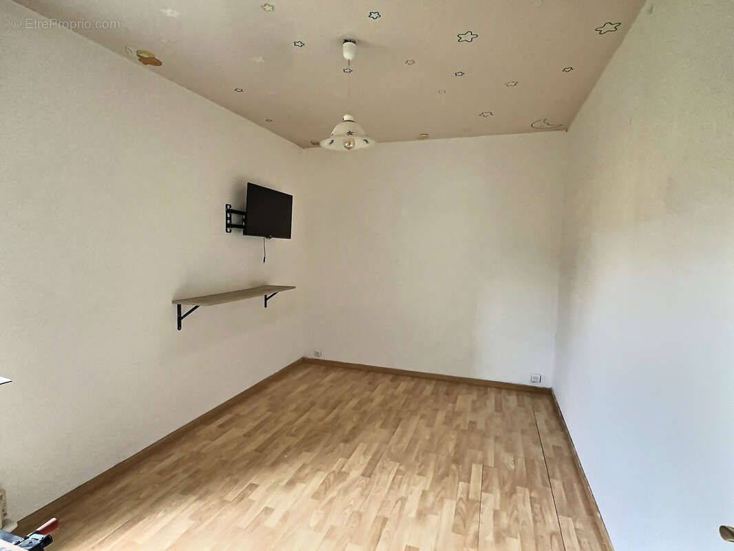 Appartement à MONTIGNY-LE-BRETONNEUX