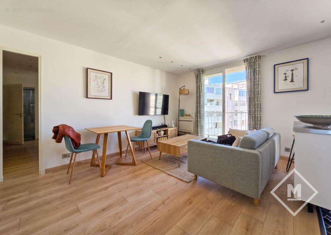 Appartement à MARSEILLE-7E