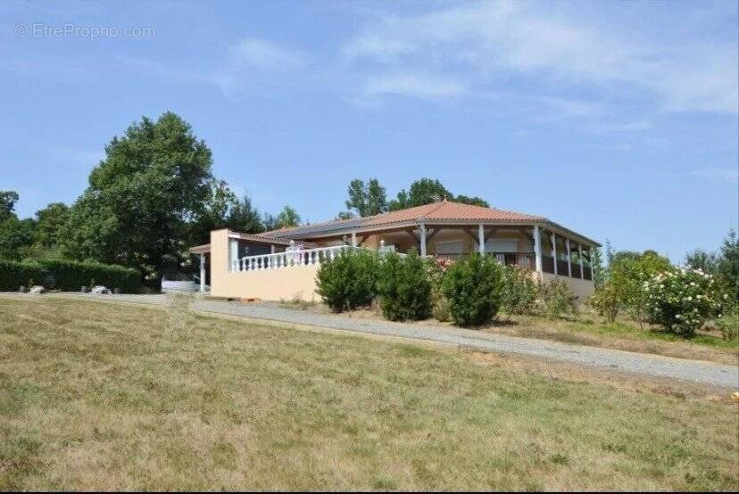 Maison à CASTELNAU-MAGNOAC