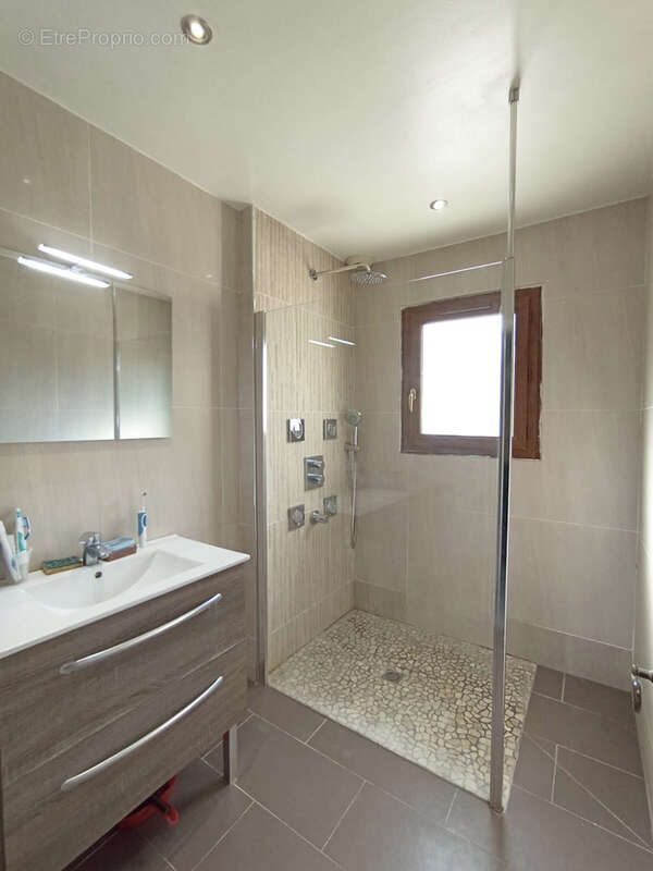 Maison à SAINT-ANDRE-LES-VERGERS