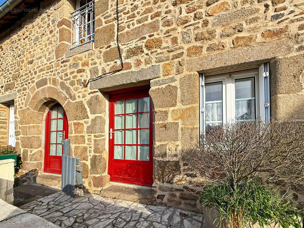 Maison à COMBOURG