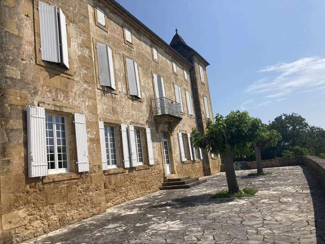 Autre à FUMEL