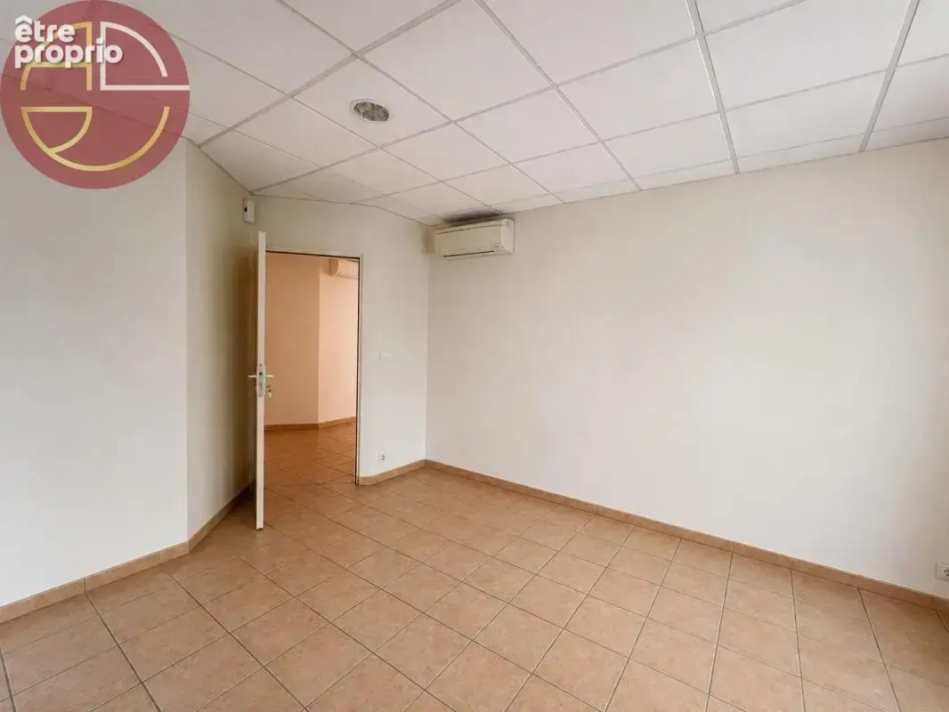 Local commercial - photo 5