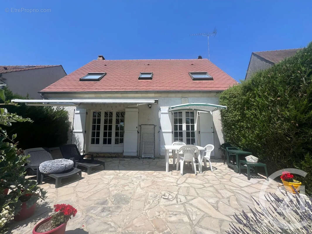 Maison à DAMMARTIN-EN-GOELE